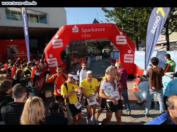 Zieleinlauf - Halbmarathon, Marathon @ Muensterplatz - Bild 38