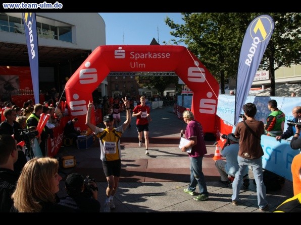 Zieleinlauf - Halbmarathon, Marathon @ Muensterplatz - Bild 39