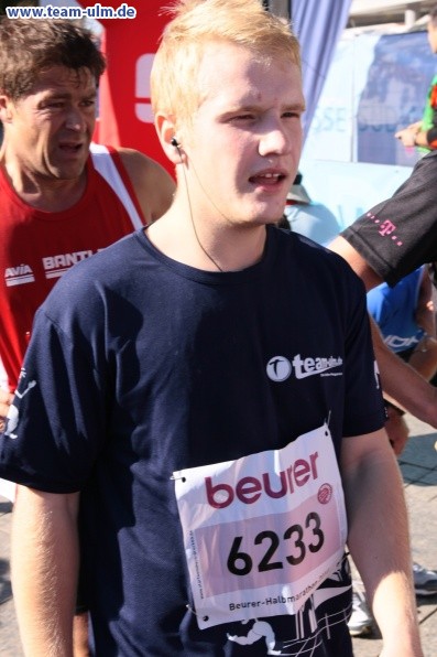 Zieleinlauf - Halbmarathon, Marathon @ Muensterplatz - Bild 44