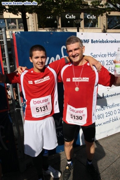 Zieleinlauf - Halbmarathon, Marathon @ Muensterplatz - Bild 49