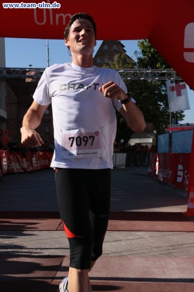 Zieleinlauf - Halbmarathon, Marathon @ Muensterplatz - Bild 5