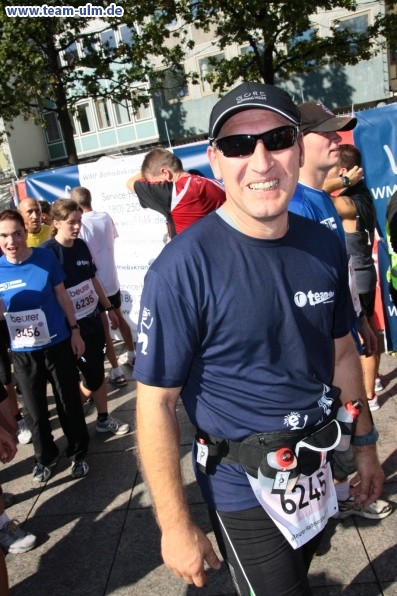 Zieleinlauf - Halbmarathon, Marathon @ Muensterplatz - Bild 63