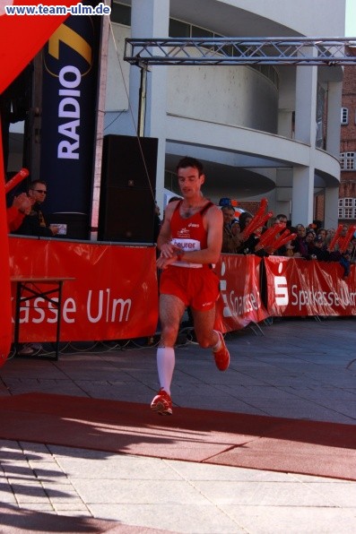 Zieleinlauf - Halbmarathon, Marathon @ Muensterplatz - Bild 78