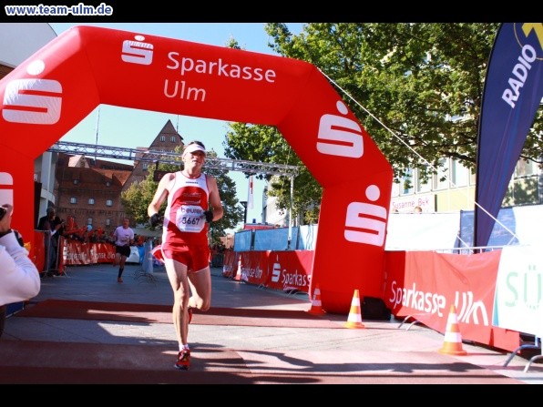 Zieleinlauf - Halbmarathon, Marathon @ Muensterplatz - Bild 85