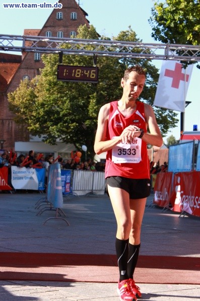 Zieleinlauf - Halbmarathon, Marathon @ Muensterplatz - Bild 88