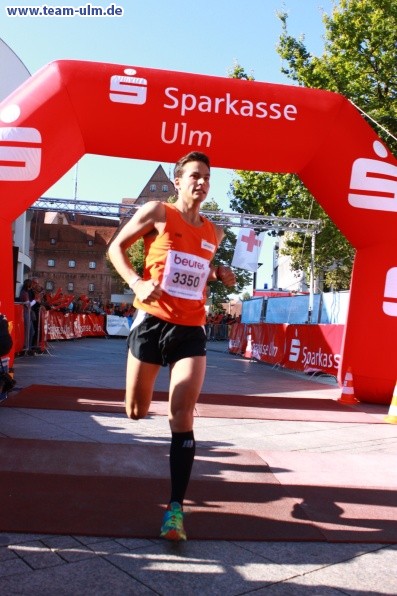 Zieleinlauf - Halbmarathon, Marathon @ Muensterplatz - Bild 89