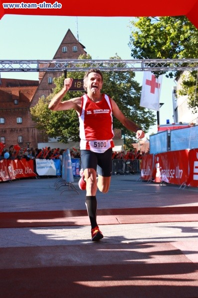 Zieleinlauf - Halbmarathon, Marathon @ Muensterplatz - Bild 90