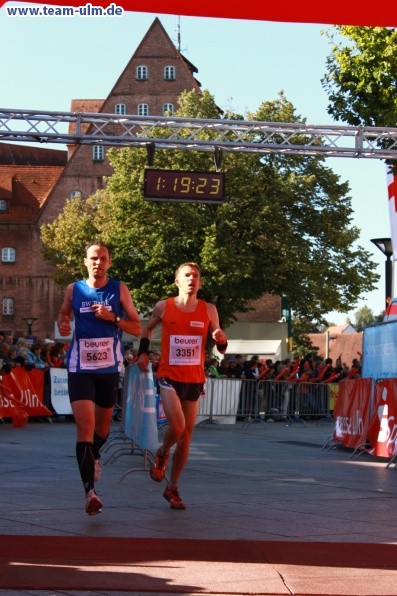 Zieleinlauf - Halbmarathon, Marathon @ Muensterplatz - Bild 93