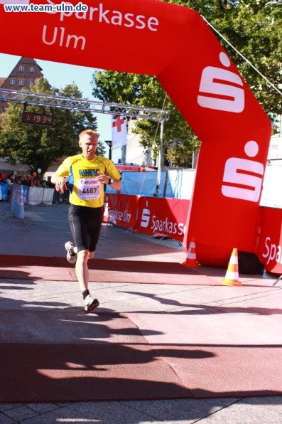 Zieleinlauf - Halbmarathon, Marathon @ Muensterplatz - Bild 95