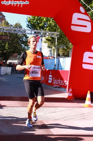Zieleinlauf - Halbmarathon, Marathon @ Muensterplatz - Bild 97