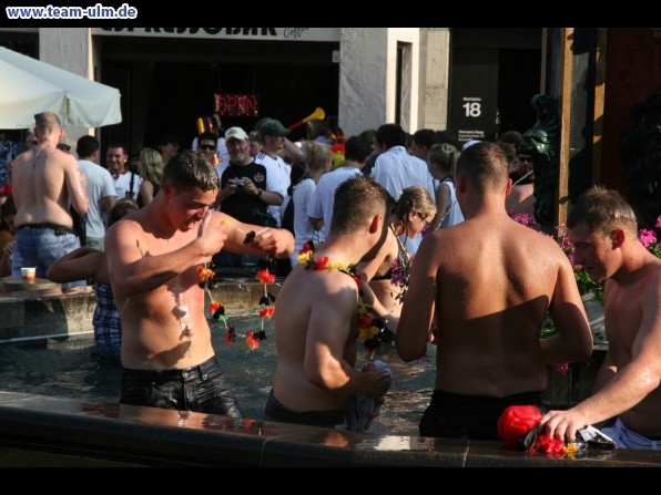 Nach dem Spiel @ Rathausplatz - Bild 1