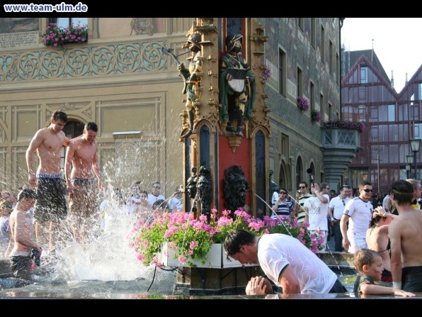 Nach dem Spiel @ Rathausplatz - Bild 11