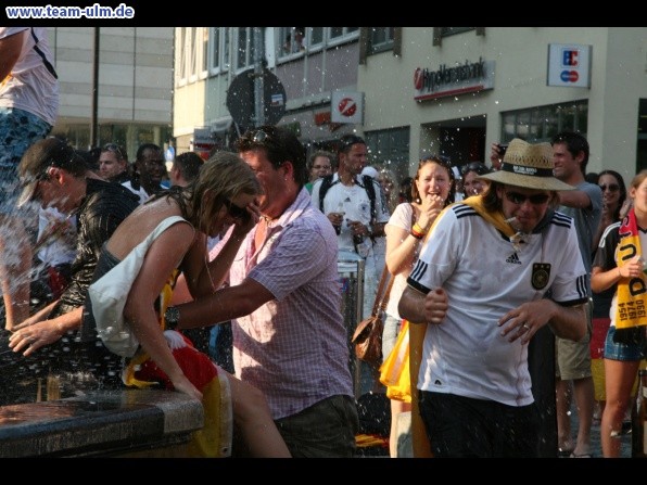 Nach dem Spiel @ Rathausplatz - Bild 16