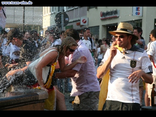 Nach dem Spiel @ Rathausplatz - Bild 17