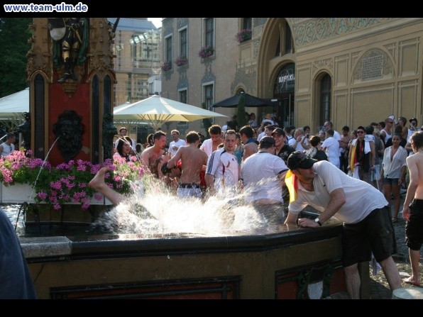 Nach dem Spiel @ Rathausplatz - Bild 25