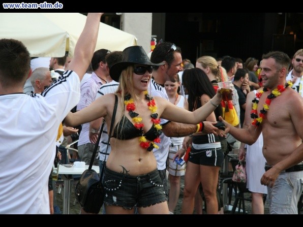 Nach dem Spiel @ Rathausplatz - Bild 29