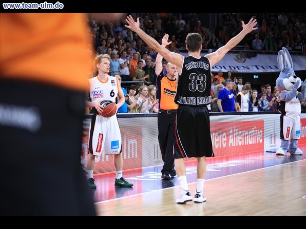 ratiopharm Ulm gegen Quakenbr&uuml;ck @ Ratiopharm Arena - Bild 43