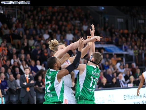 ratiopharm Ulm gegen Trier @ Ratiopharm Arena - Bild 14