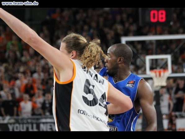ratiopharm Ulm gegen Frankfurt @ Ratiopharm Arena - Bild 38