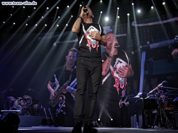 Eros Ramazzotti Perfetto Tour 2016 @ Ratiopharm Arena - Bild 11