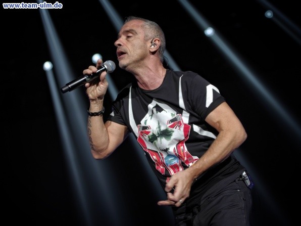 Eros Ramazzotti Perfetto Tour 2016 @ Ratiopharm Arena - Bild 12