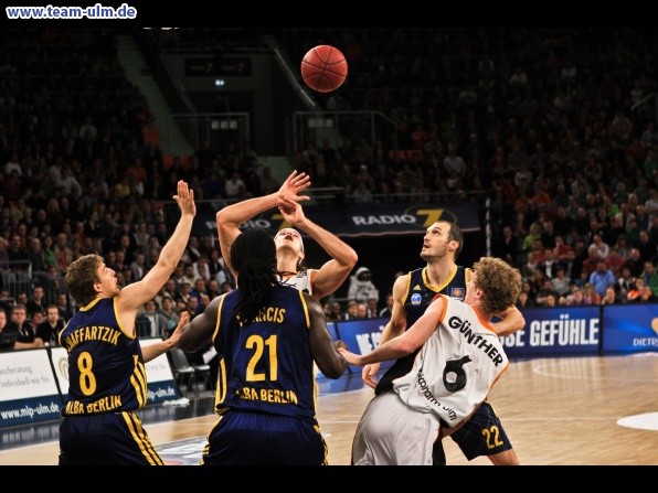 ratiopharm Ulm gegen Alba Berlin @ Ratiopharm Arena - Bild 13