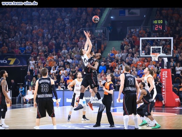 ratiopharm Ulm gegen Quakenbr&uuml;ck @ Ratiopharm Arena - Bild 1