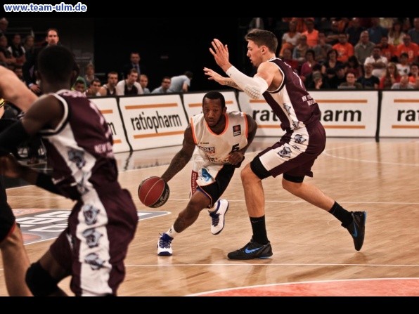 Ulm gegen Braunschweig PlayOff Viertelfinale #3 @ Ratiopharm Arena - Bild 19