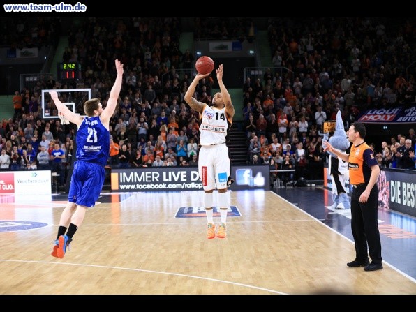 ratiopharm Ulm gegen Bremerhaven @ Ratiopharm Arena - Bild 49
