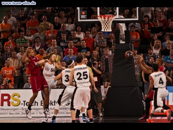 ratiopharm Ulm - W&uuml;rzburg PlayOff Halbfinale #1 @ Ratiopharm Arena - Bild 10