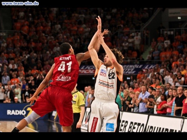 ratiopharm Ulm - W&uuml;rzburg PlayOff Halbfinale #3 @ Ratiopharm Arena - Bild 13