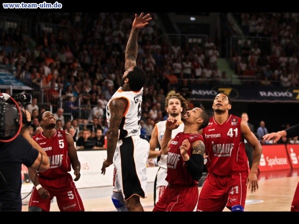 ratiopharm Ulm - W&uuml;rzburg PlayOff Halbfinale #3 @ Ratiopharm Arena - Bild 16