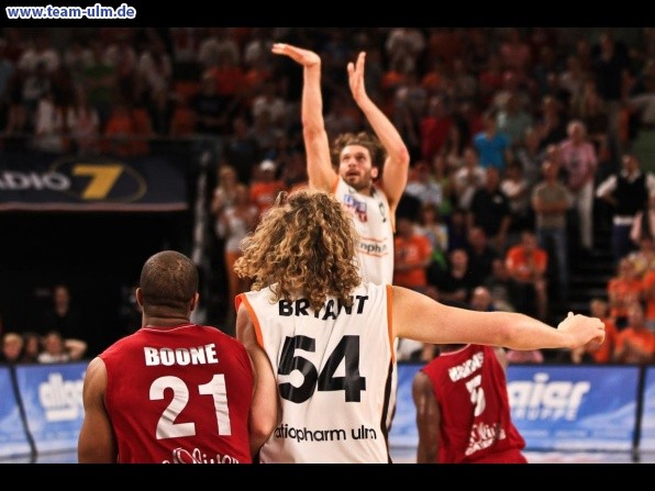 ratiopharm Ulm - W&uuml;rzburg PlayOff Halbfinale #3 @ Ratiopharm Arena - Bild 37