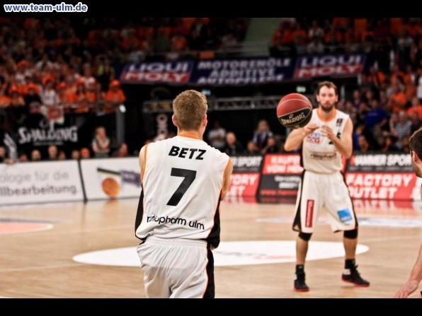 ratiopharm Ulm - W&uuml;rzburg PlayOff Halbfinale #3 @ Ratiopharm Arena - Bild 39