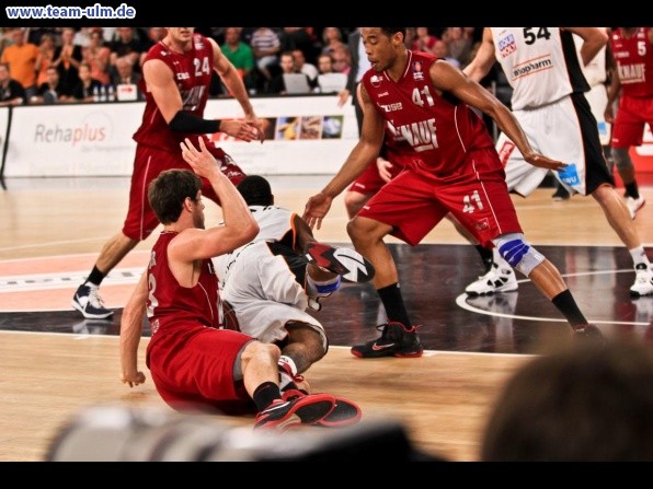 ratiopharm Ulm - W&uuml;rzburg PlayOff Halbfinale #3 @ Ratiopharm Arena - Bild 45