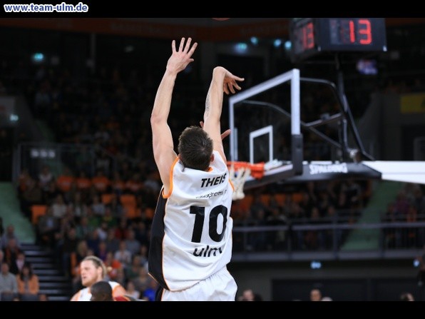 ratiopharm Ulm gegen Istanbul @ Ratiopharm Arena - Bild 11