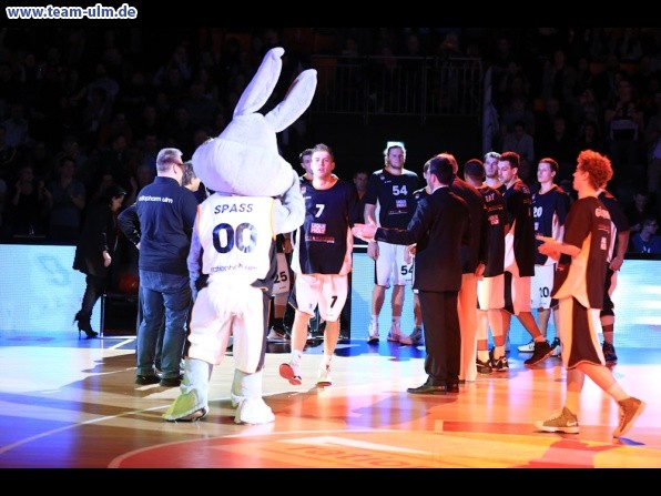 ratiopharm Ulm gegen Istanbul @ Ratiopharm Arena - Bild 8